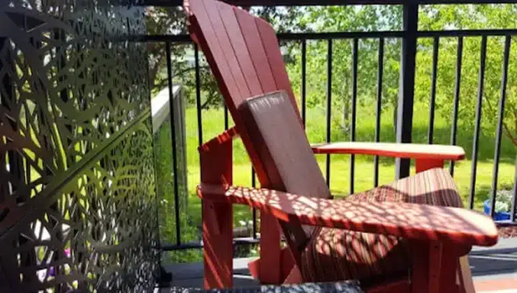 How to Add Privacy Screens to Your Deck Without Losing Sunlight